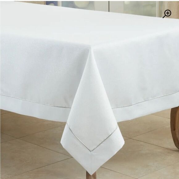 Saro Bourget white tablecloth 65" x 90". Silver piping Beautiful/great quality - Picture 3 of 9